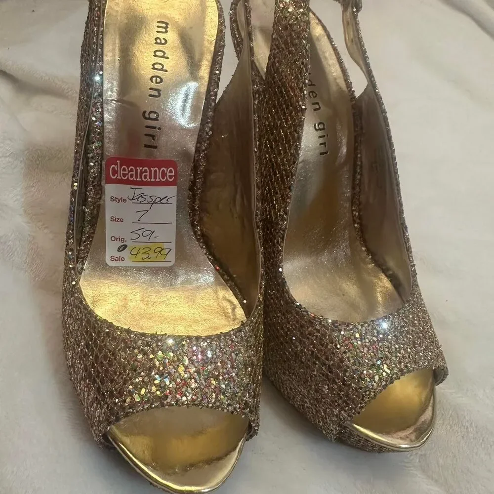 Madden-girl Women's Gold Courts